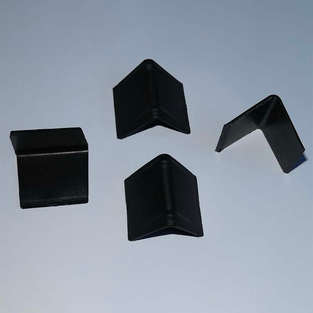 Пластиковая защита кромок 27 x 27 x 1,5 x 36 мм